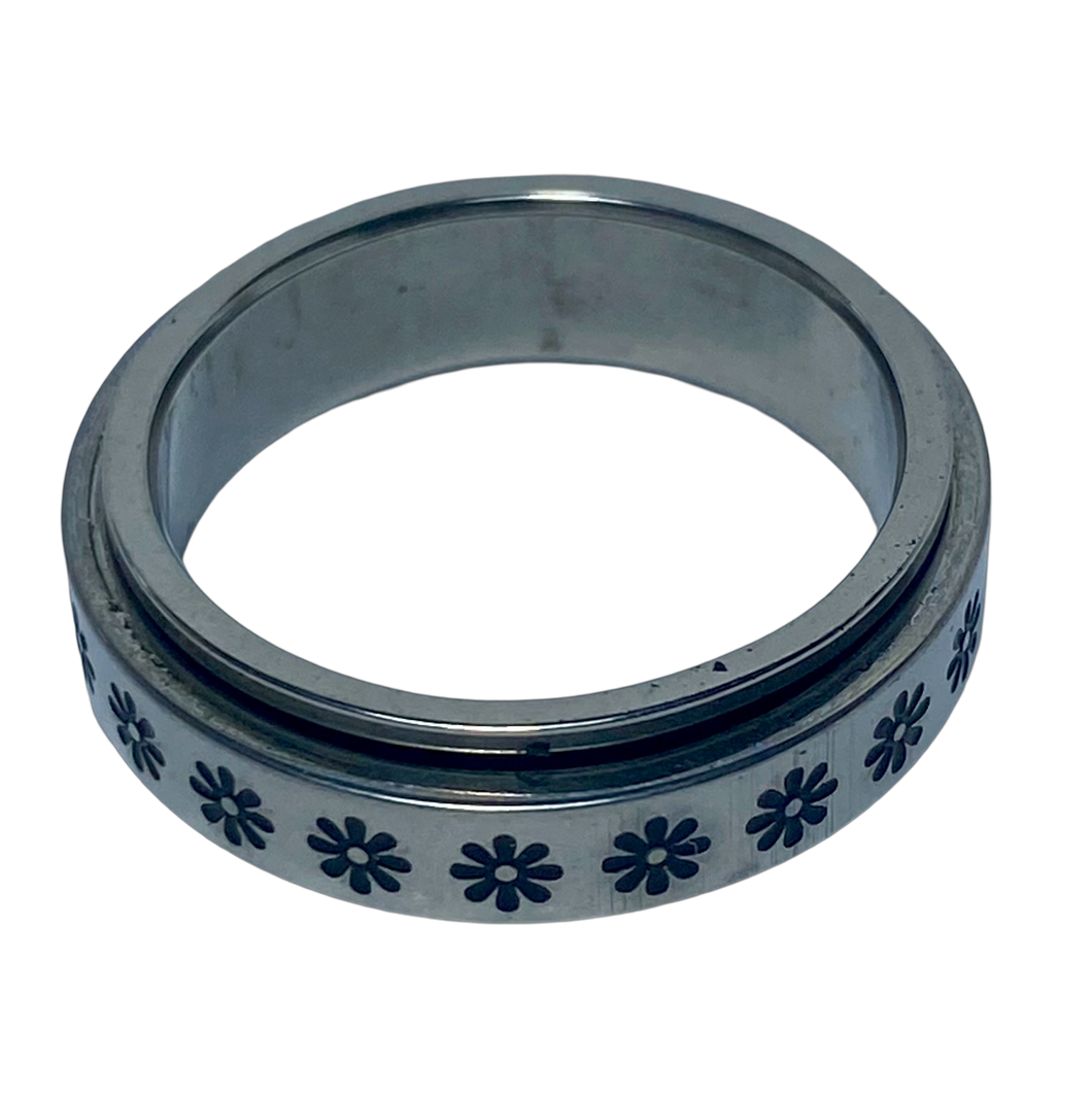 Fidget ring - Silver Daisy ring. Sizes 6, 7, 8, 10, 11. FR143