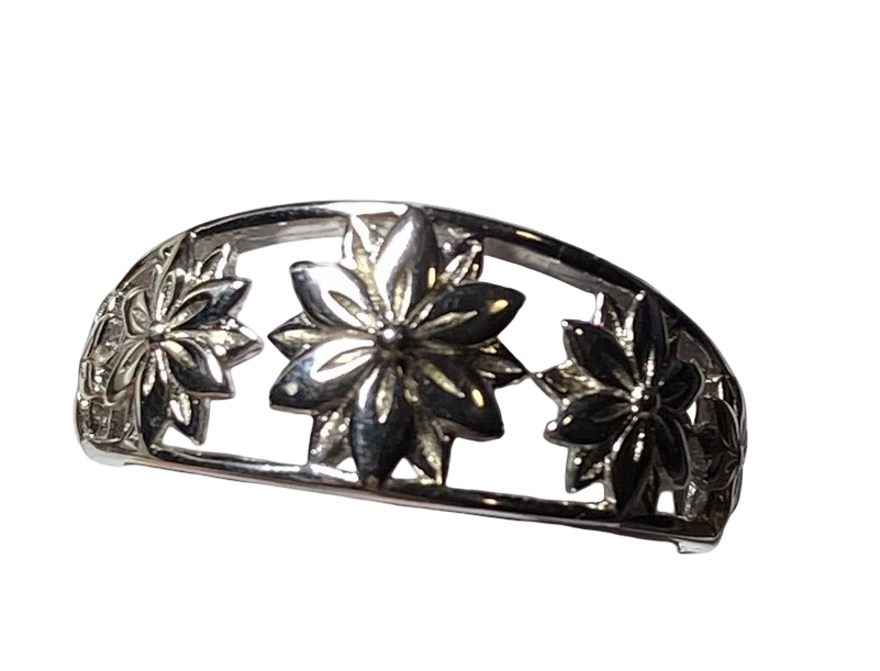 Sterling Silver - Flower ring. Sizes 13.  SS31a