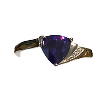 Load image into Gallery viewer, Sterling Silver - Purple cubic zirconia ring. Sizes 5, 6, 7, 8, 9, 10, 11.  SS253

