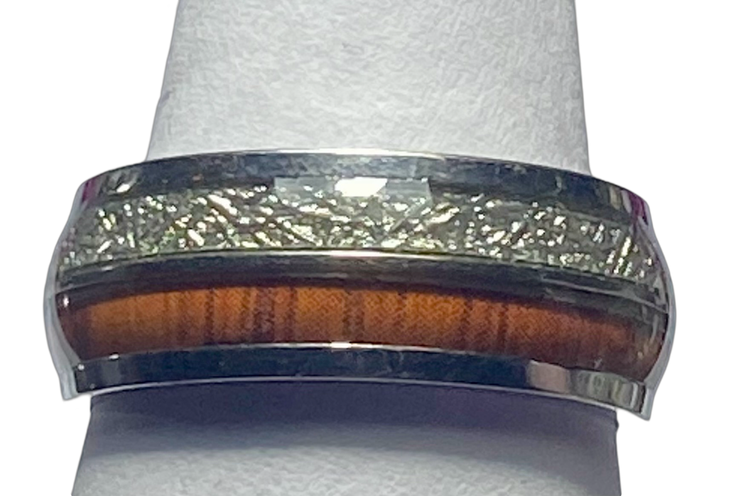 Stainless Steel - Silver ring with wood pattern.  Sizes 5, 6, 7, 8, 9, 10, 11, 12, 13, 14.   RW221