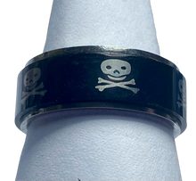 Load image into Gallery viewer, Fidget ring - Black skull face spinner. Sizes 6, 7, 8, 9, 10, 11, 12, 13. FR131
