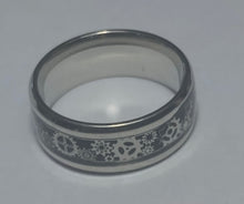 Load image into Gallery viewer, Stainless Steel -Silver with black pattern size 6, 7, 8, 9, 10, 11, 12, 13 RW202
