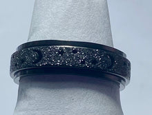 Load image into Gallery viewer, Fidget ring - Black glitter moons &amp; stars spinner. Sizes 5, 6, 8, 9, 10, 11, 12. FR123
