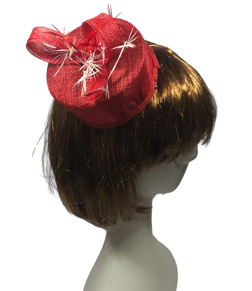 Stunning Red Fascinator       (FS110)