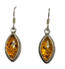 Load image into Gallery viewer, Amber sterling silver earrings ER110
