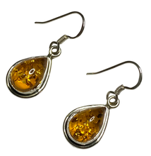 Load image into Gallery viewer, Amber sterling silver earrings ER109
