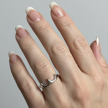 Load image into Gallery viewer, Crown sterling silver rings  sizes  5, 11   (BR2)

