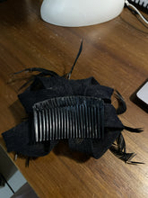 Load image into Gallery viewer, Stunning Black Fascinator. FS140
