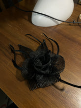 Load image into Gallery viewer, Stunning Black Fascinator FS183
