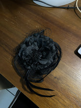 Load image into Gallery viewer, Stunning Black Fascinator FS188
