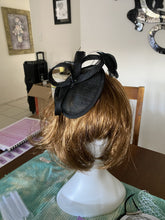 Load image into Gallery viewer, Stunning Fascinator FS210
