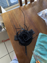 Load image into Gallery viewer, Stunning Black Fascinator FS212
