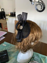 Load image into Gallery viewer, Stunning Black Fascinator FS216
