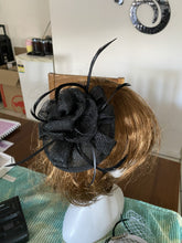 Load image into Gallery viewer, Stunning Black Fascinator FS221
