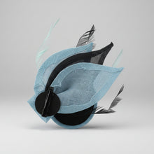 Load image into Gallery viewer, Stunning Black &amp; Mint fascinator. FS025
