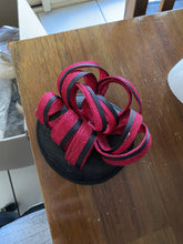 Load image into Gallery viewer, Stunning Red &amp; Black Fascinator FS202
