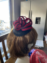 Load image into Gallery viewer, Stunning Red &amp; Black Fascinator FS202
