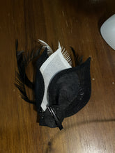 Load image into Gallery viewer, Stunning Black &amp; White Fascinator. FS051
