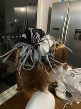 Load image into Gallery viewer, Stunning Black &amp; White Feather Fascinator. FS060
