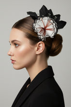 Load image into Gallery viewer, Stunning black &amp; ivory feather fascinator. FS019
