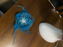 Load image into Gallery viewer, Stunning Blue Fascinator. FS109

