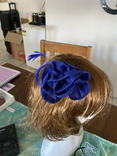 Load image into Gallery viewer, Stunning Blue Fascinator FS223

