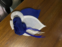 Load image into Gallery viewer, Stunning Blue &amp; White Fascinator. FS131

