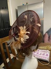 Load image into Gallery viewer, Stunning Brown Formal Hat. FS134
