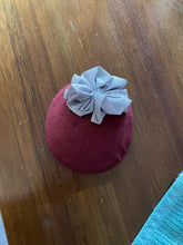 Load image into Gallery viewer, Stunning Burgundy &amp; Grey Fascinator FS219
