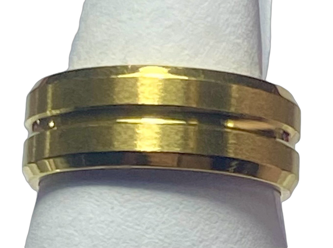 Stainless Steel - Gold ring. Sizes 6, 7, 8, 9, 10, 11, 12, 14  RW217