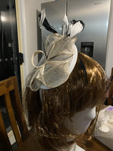 Load image into Gallery viewer, Stunning White, Cream &amp; Black Fascinator FS172
