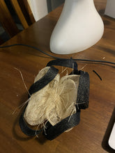 Load image into Gallery viewer, Stunning Cream &amp; Black Fascinator FS173
