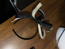 Load image into Gallery viewer, Stunning Cream &amp; Black Fascinator FS177
