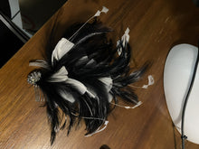 Load image into Gallery viewer, Stunning Cream &amp; Black Feather Fascinator FS179
