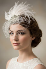 Load image into Gallery viewer, Stunning Cream Feather fascinator. FS022
