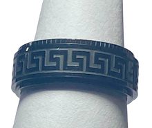 Load image into Gallery viewer, Fidget ring -  Black ring with pattern fidget ring. FR201
