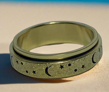 Load image into Gallery viewer, Fidget ring - Gold glitter moons &amp; stars spinner. Sizes 6, 8, 11, 12. FR121
