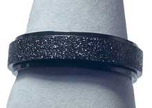 Load image into Gallery viewer, Fidget ring - Black glitter spinner. Sizes 5, 6, 7, 8, 9, 10. FR127

