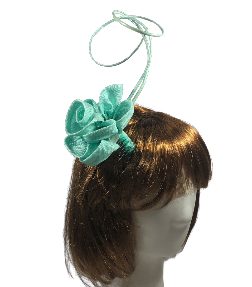 Stunning Green Fascinator    (FS057)