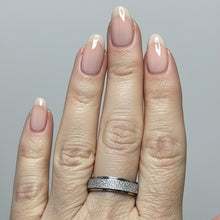 Load image into Gallery viewer, Fidget ring - silver glitter spinner.  Sizes 6, 7, 8, 9, 10, 11, 12. (FR13)
