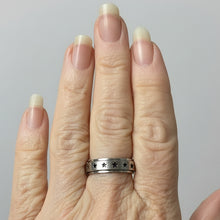 Load image into Gallery viewer, Fidget ring - silver spinner with stars. Sizes  6, 7, 8, 9, 10, 11.  (FR1)
