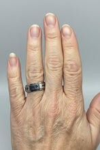 Load image into Gallery viewer, Fidget ring -  silver cross fidget ring. Sizes 6, 8, 9, 10, 11. FR32
