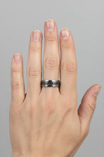 Load image into Gallery viewer, Fidget ring -  silver Celtic fidget  ring. Sizes 6, 7, 8, 9, 10, 11, 12, 13. FR75
