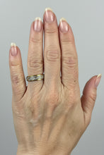 Load image into Gallery viewer, Fidget ring - gold and silver glitter spinner. Sizes 5, 6, 7, 8, 9, 10, 11, 12. FR79 measures approx. 6mm
