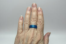 Load image into Gallery viewer, Fidget ring - blue ring with blue chain spinner. Sizes 5, 6, 7, 8, 9, 10, 11, 12, 13. FR92
