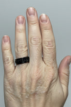 Load image into Gallery viewer, Fidget ring - black ring with black chain spinner. Sizes 5, 6, 7, 8, 9, 10, 11, 12, 13, 14. FR95
