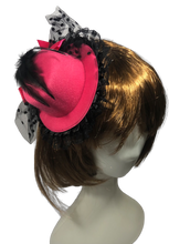 Load image into Gallery viewer, Stunning Pink &amp; Black Fascinator      (FS123)
