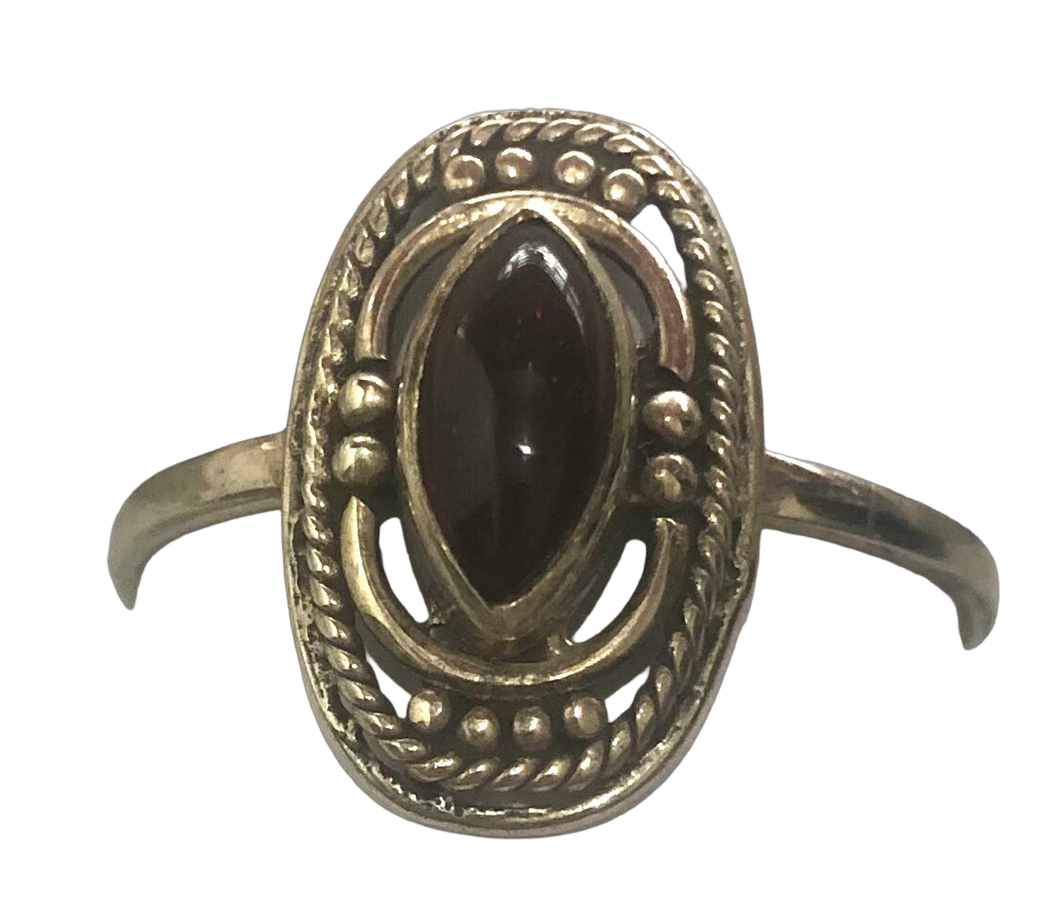 Garnet ring sterling silver ring size 13   (xx02)