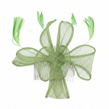 Load image into Gallery viewer, Stunning Green fascinator. FS015

