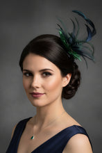 Load image into Gallery viewer, Stunning Green &amp; Black fascinator. FS016
